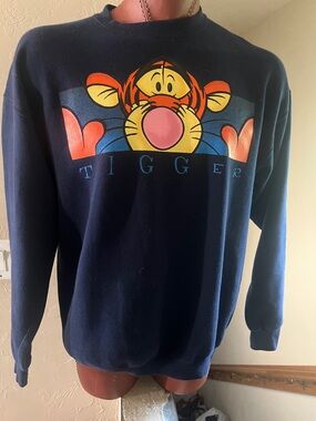 Vintage Disneys tigger sweatshirt in the size XXL
